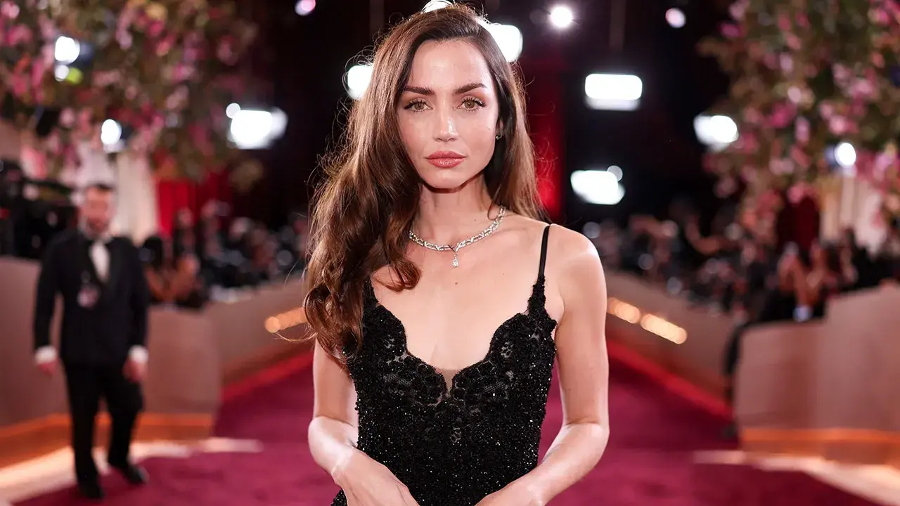 Ana de Armas stuns in bikini during sizzling summer getaway