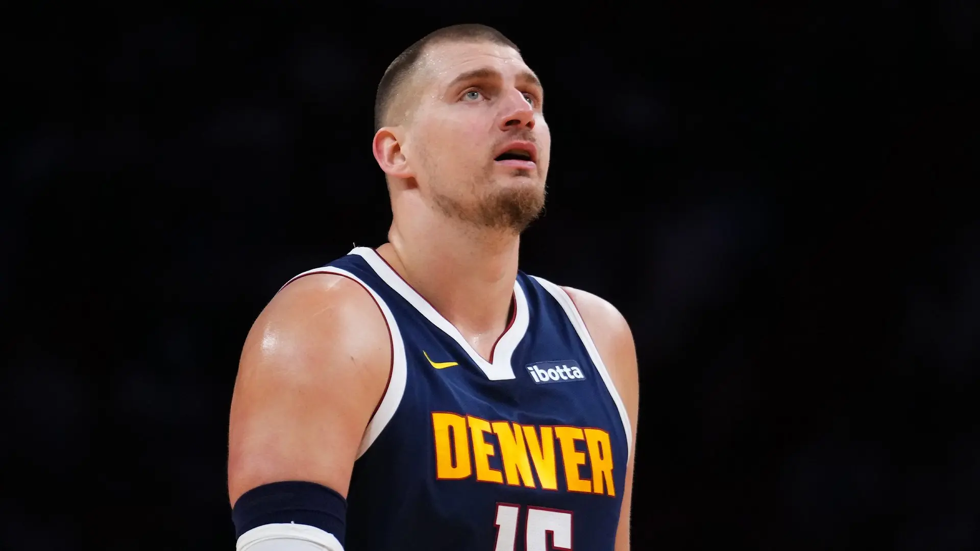 Nuggets star Nikola Jokić (left knee) to miss at least 4 weeks