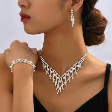 Exploring Real Jewelry Online at Diamond District Block